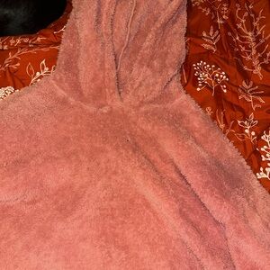 Mauve fuzzy pull over hoodie